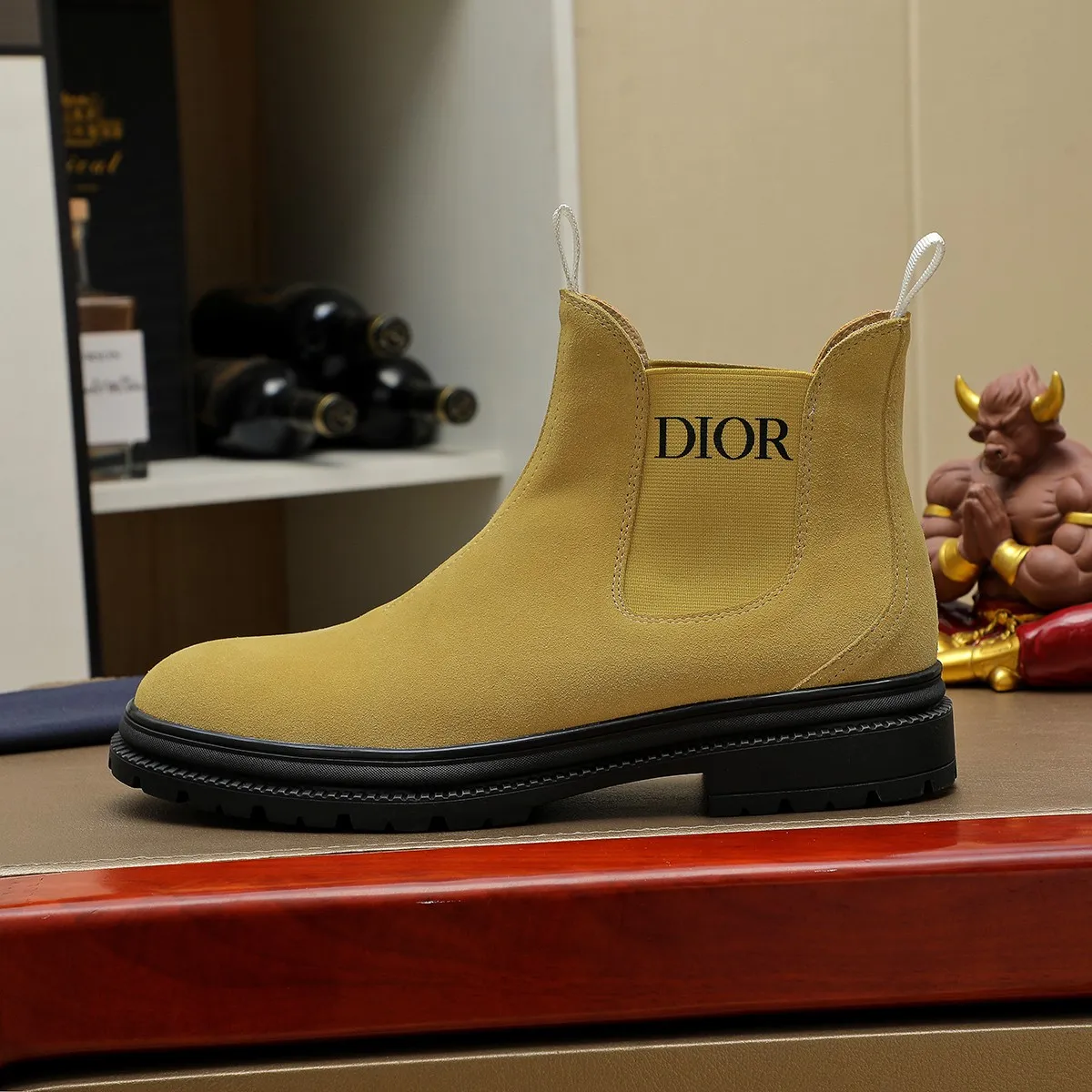 Ex-factory price: 480⌚️⌚️"Dior" Gaobang short boots⚠️⚠️Top purchasing agent🔍🔍Men's 2023HK counters are on sale simultaneously. Sole: The original sole is specially provided by the original factory. The exclusive movable molded sole is super comfortable. The original factory and the single product are handmade🔍🔍. The details determine the quality. We only make shoes with care. You can enter and exit the counter at will. Welcome to compare. 🇮🇹Size: 38-444️⃣Colors available